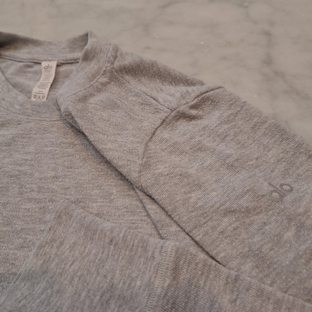 Alo Yoga Pullover Wom Small Gray LS Crewneck Activewear Lt Weight Sweatshirt